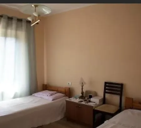 Pogradec Central Apartment דירה *